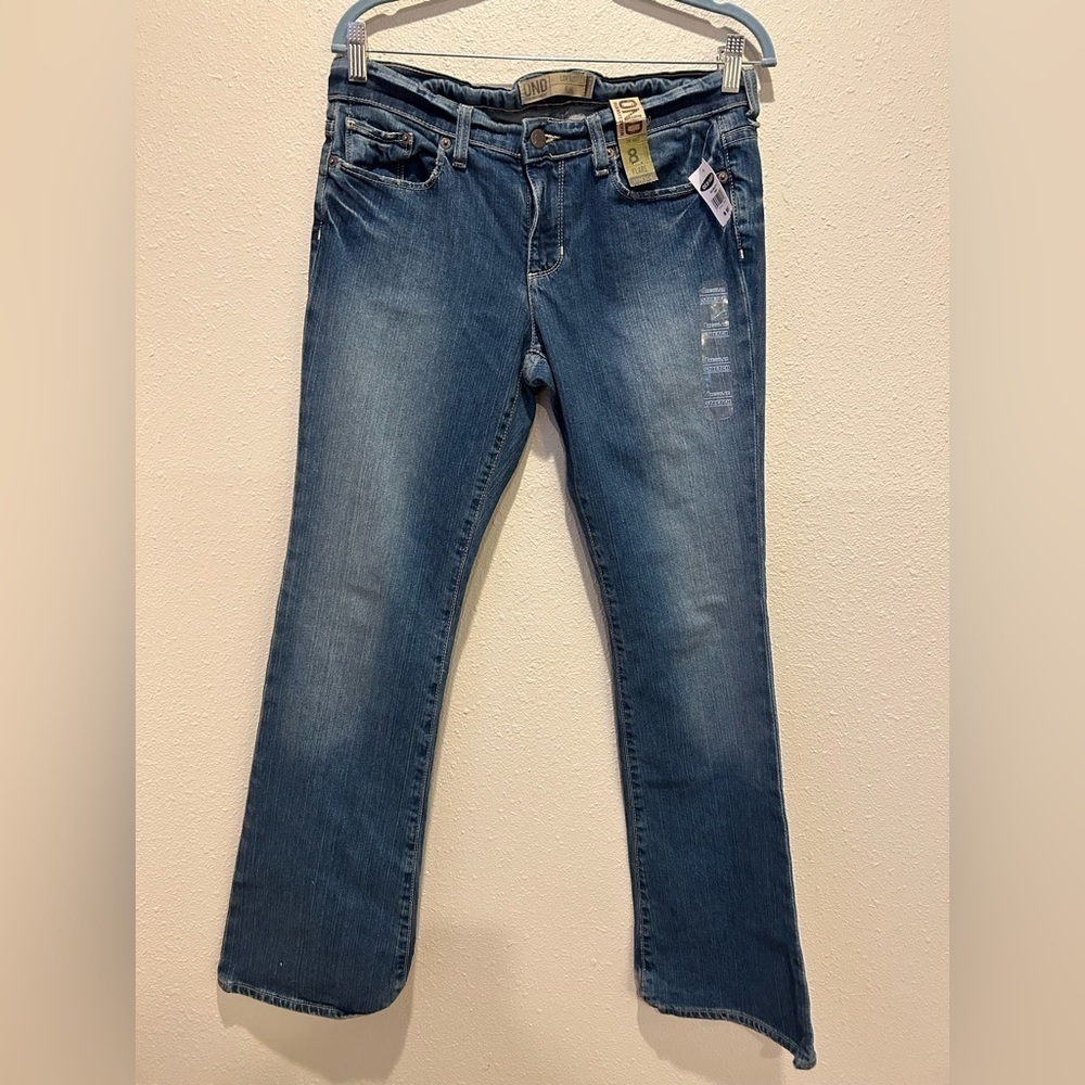 Old‎ Navy Low Rise Flare Jeans - Size 8R - NWT